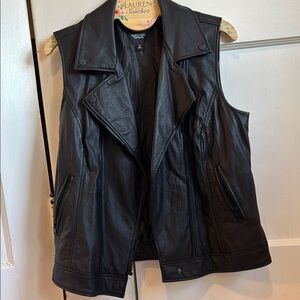 Women's Simply Vera black leather vest size medium
